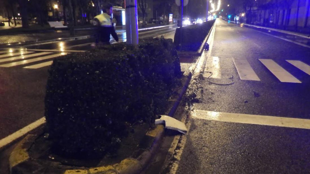 Accidente en la avenida de Baja Navarra de Pamplona POLICÍA MUNICIPAL DE PAMPLONA