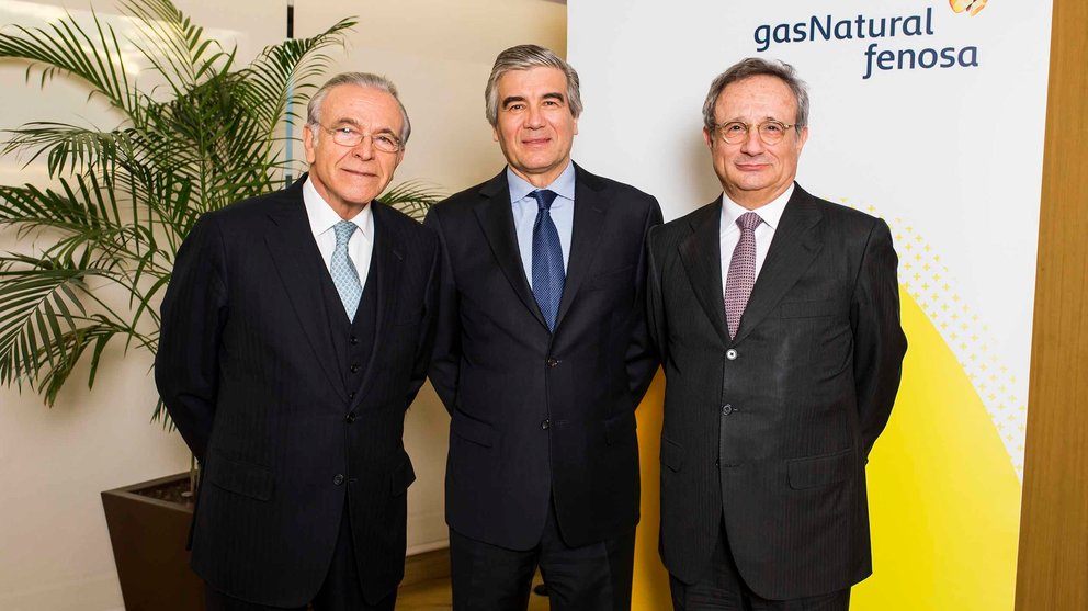 Isidro Fainé, presidente de Honor de Gas Natural Fenosa; Francisco Reynés, nuevo presidente ejecutivo; y Rafael Villaseca, presidente de la Fundación IMAGEN CEDIDA
