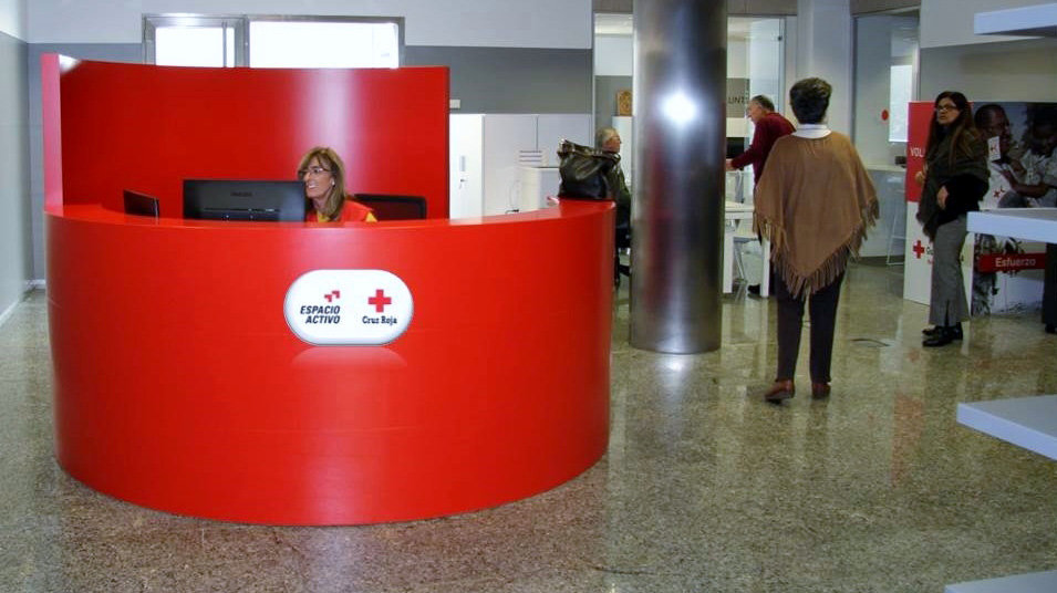 La recepción del nuevo centro de la Cruz Roja, ubicado en la calle Aralar 2.