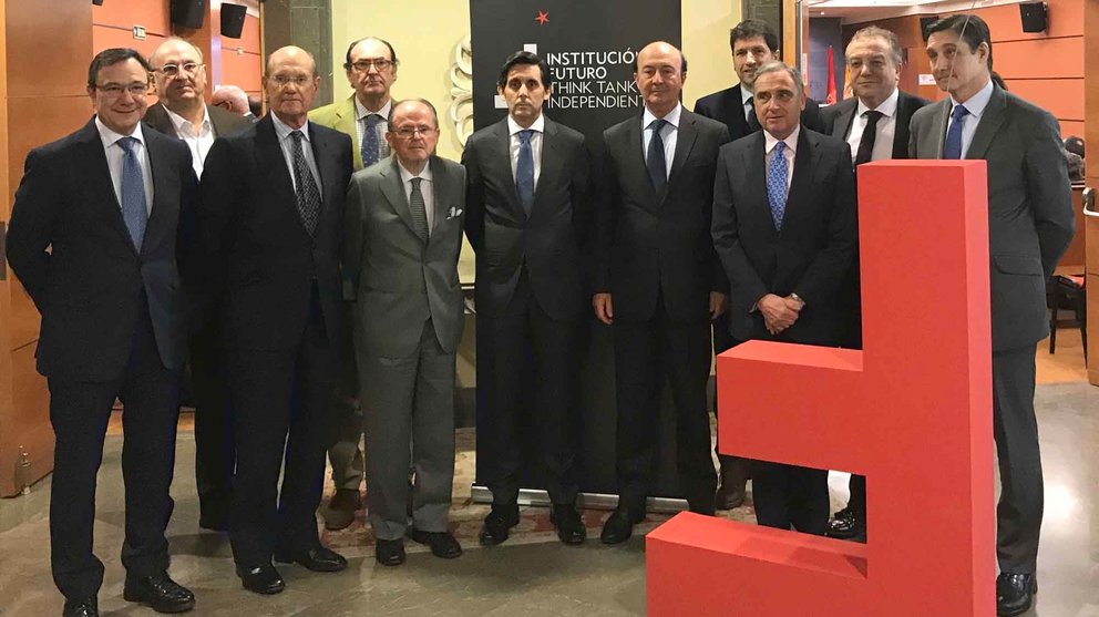 Miembros del consejo de gobierno del think tank con José María Álvarez-Pallete, presidente ejecutivo de Telefónica