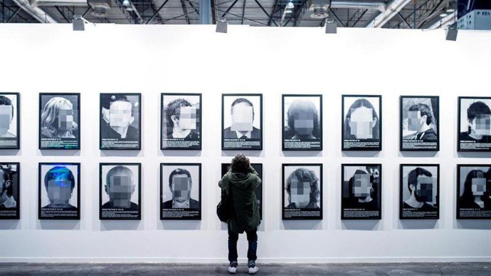 'Presos Políticos en la España Contemporánea', la polémica serie de fotografías retirada de ARCO y que incluye imágenes de los detenidos por la paliza de Alsasua a dos guardias. EFE / Fernando Villar