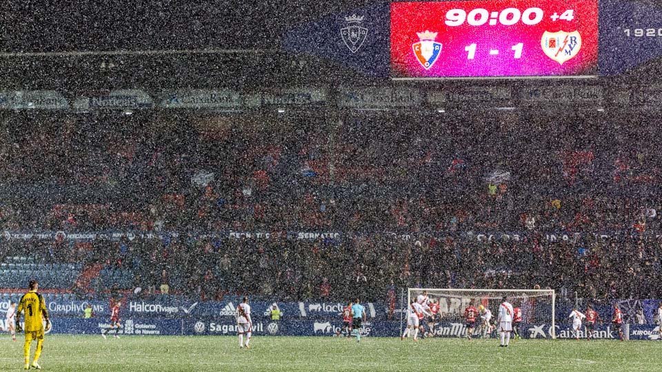 Estadio de El Sadar durante el partido entre Osasuna y Rayo Vallecano. ALZUGARAY