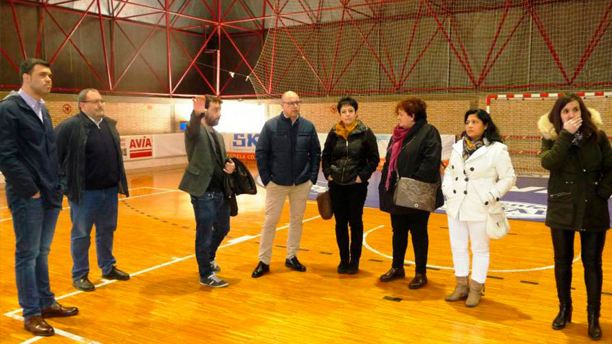 Los parlamentarios visitan el Polideportivo Ciudad Tudela