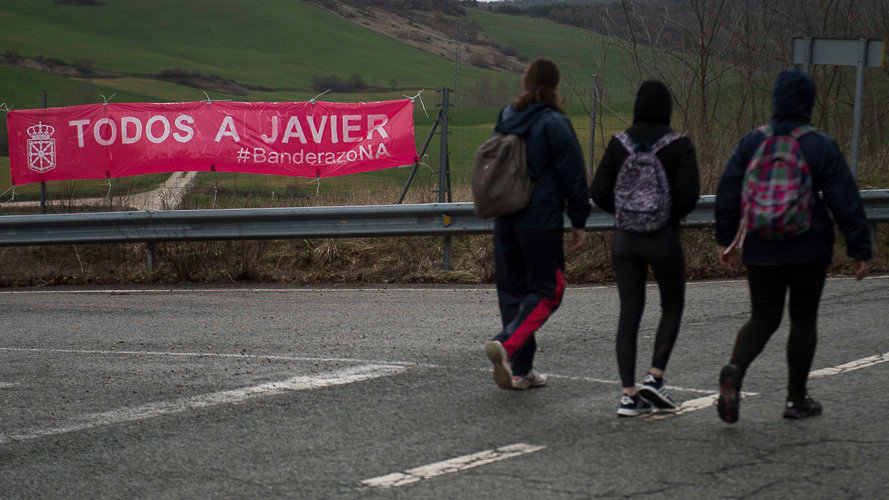 Miles de peregrinos caminan hacia Javier en la segunda Javierada de 2018. PABLO LASAOSA 28