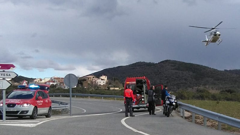 Un motorista herido en Yesa necesita ser trasladado al Complejo Hospitalario de Navarra en helicóptero. POLICÍA FORAL