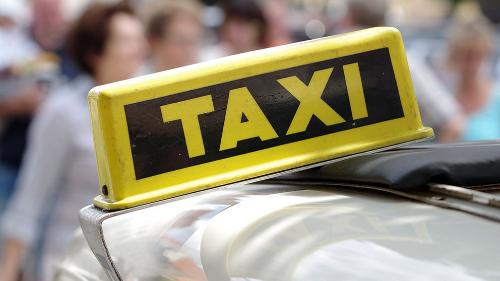 Imagen del cartel de un taxi en una ciudad americana.