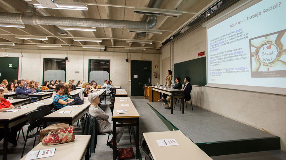 Imagen de la sesión de la Facultad de Ciencias Humanas y Sociales en la UPNA. UPNA