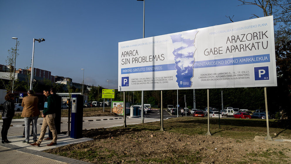 Apertura del servicio gratuito de autobús urbano que conecta el aparcamiento disuasorio de Trinitarios con el centro de Pamplona (002). IÑIGO ALZUGARAY