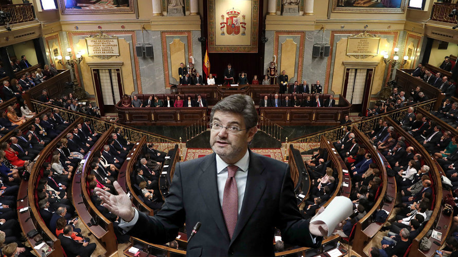 Montaje con la imagen del Congreso de los Diputados y el ministro de Justicia, Rafael Catalá. EFE