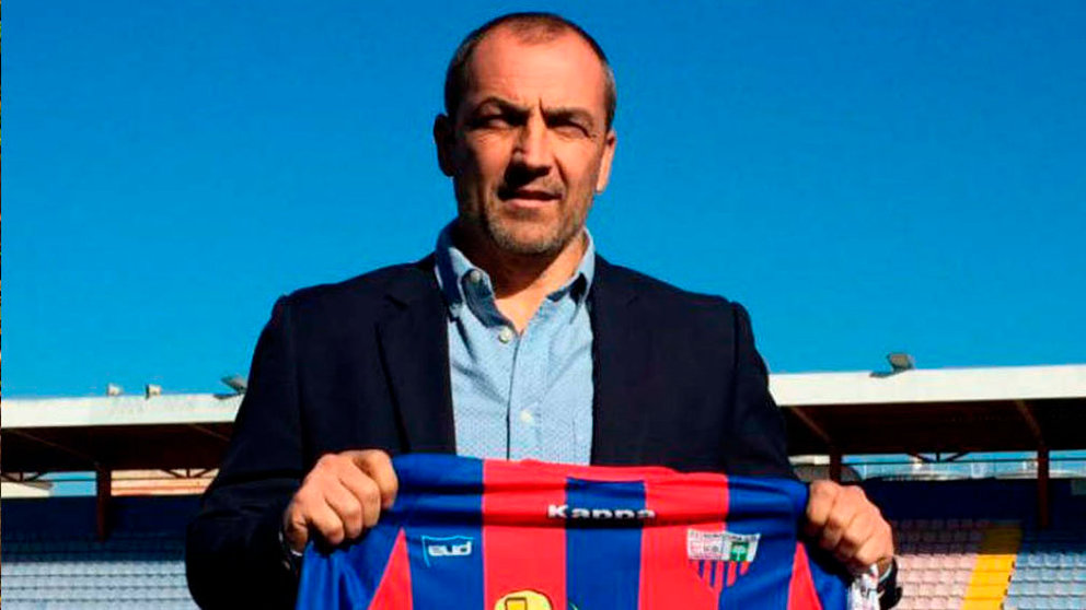 Juan Sabas, entrenador del Extremadura UD Efe