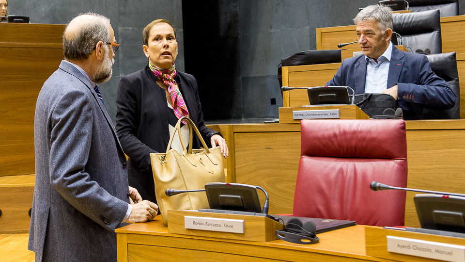Pleno del Parlamento de Navarra. Fernando Domínguez, Uxue Barkos y Koldo Martínez  (02). IÑIGO ALZUGARAY (1)