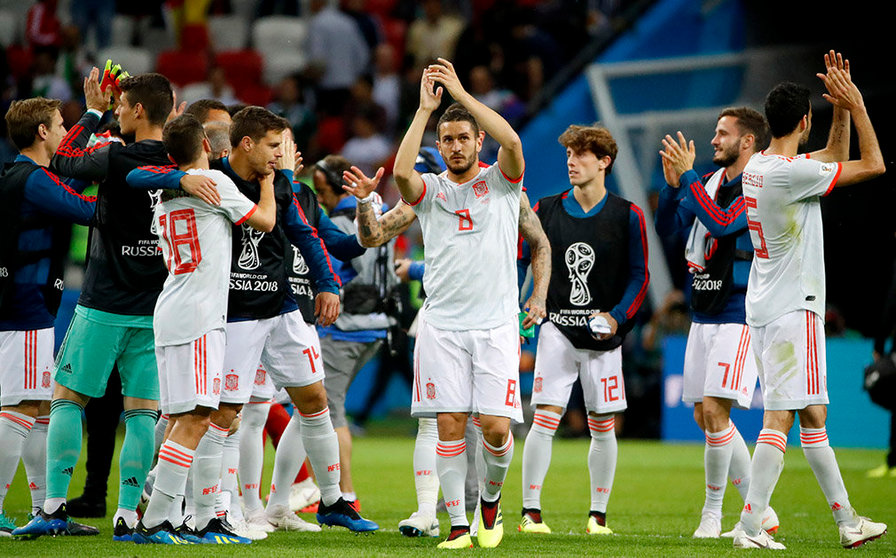 Kazan (Russian Federation), Los jugadores de España saludan tras vencer a Irán. EFE.