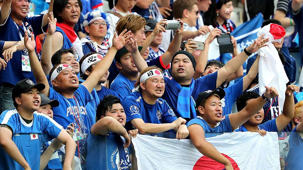 Aficionados de Japón durante el partido ante Polonia en el Mundial 2018. EFE.