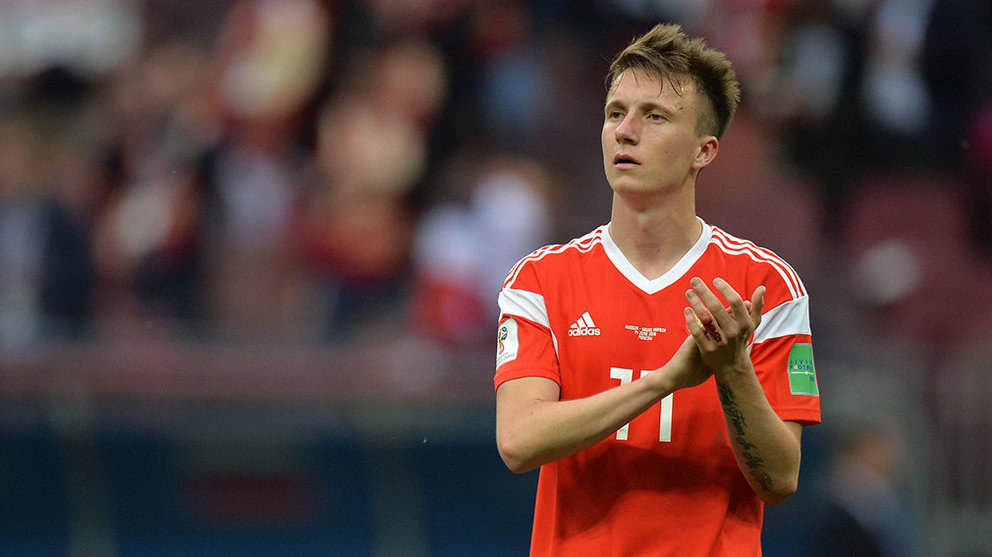 Moscow (Russian Federation), 14/06/2018.- Aleksandr Golovin of Russia reacts after the FIFA World Cup 2018 group A preliminary round soccer match between Russia and Saudi Arabia in Moscow, Russia, 14 June 2018. Russia won the match 5-0. (RESTRICTIONS APPLY: Editorial Use Only, not used in association with any commercial entity - Images must not be used in any form of alert service or push service of any kind including via mobile alert services, downloads to mobile devices or MMS messaging - Images must appear as still images and must not emulate match action video footage - No alteration is made to, and no text or image is superimposed over, any published image which: (a) intentionally obscures or removes a sponsor identification image; or (b) adds or overlays the commercial identification of any third party which is not officially associated with the FIFA World Cup) (Mundial de Fútbol, Arabia Saudita, Moscú, Rusia) EFE/EPA/PETER POWELL EDITORIAL USE ONLY