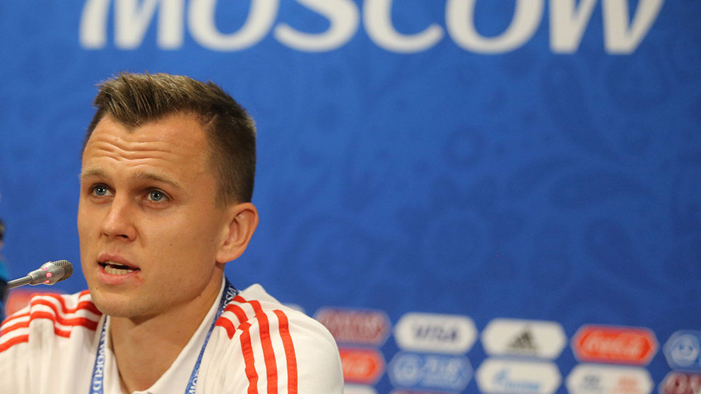 ABD04. Moscow (Russian Federation), 30/06/2018.- Russia's player Denis Cheryshev attends a press conference at Luzhniki Stadium in Moscow, Russia, 30 June 2018. Russia will face Spain in the FIFA World Cup 2018, round of 16 soccer match on 01 July 2018. (España, Mundial de Fútbol, Moscú, Rusia) EFE/EPA/ABEDIN TERKENAREH EDITORIAL USE ONLY