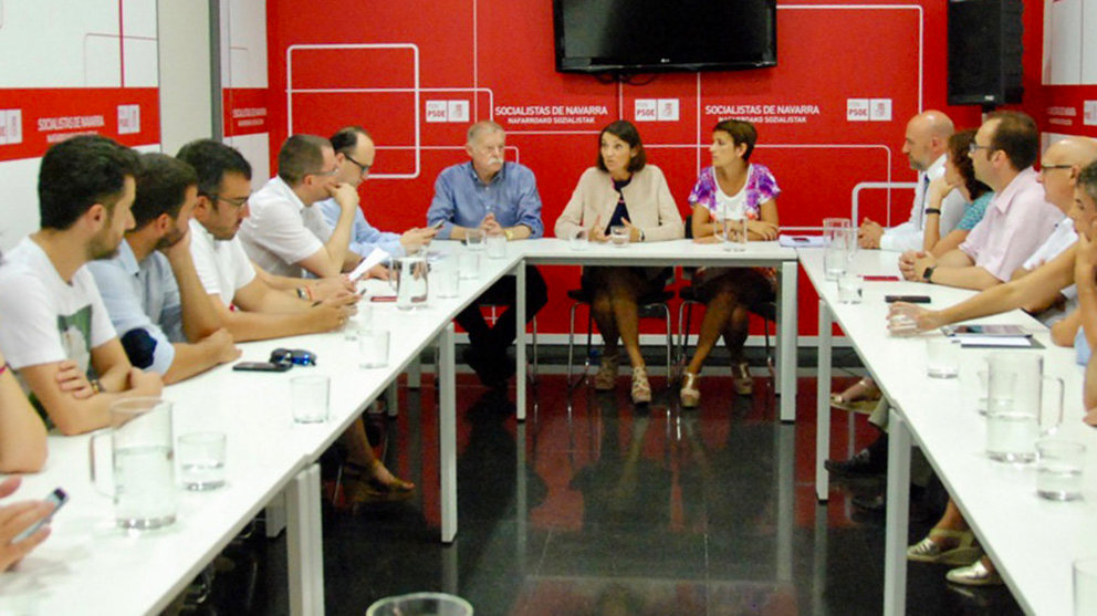 Parte de la ejecutiva del PSN se reúne con la nueva ministra de Industria, Reyes Maroto, en su visita oficial a Navarra Foto PSN