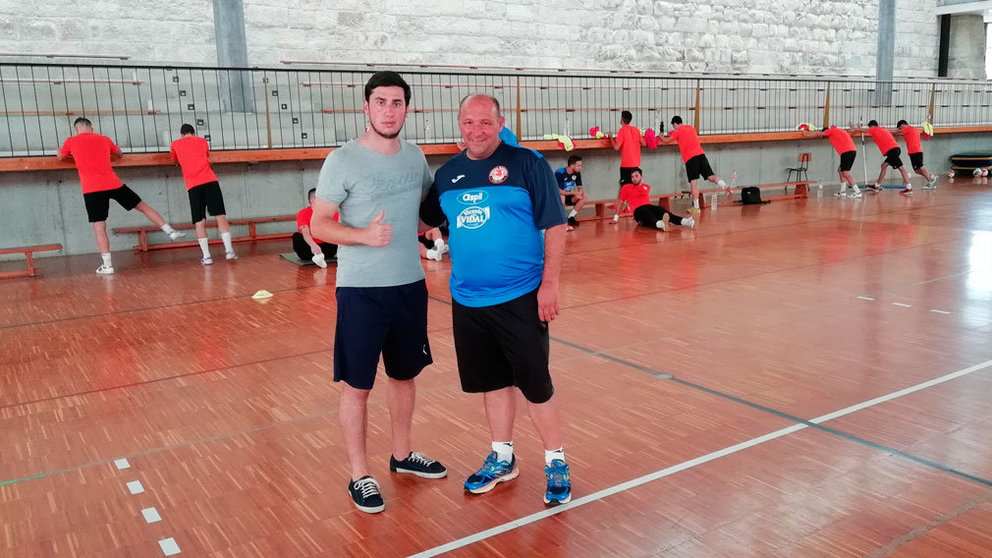 El entrenador italiano Lorenzo Nitti junto al técnico  del Aspil Vidal, José Lucas Mena 'Pato' CEDIDA