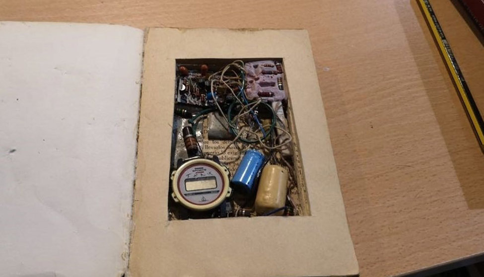 El libro-bomba encontrado en una librería de Badajoz