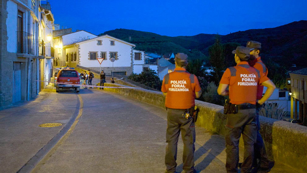 Tres personas han muerto asesinadas a tiros de escopeta en una pelea entre familias gitanas en Cáseda. PABLO LASAOSA (6)