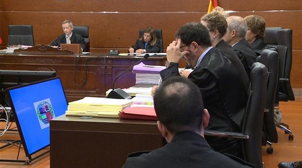 Imagen del juicio contra el presunto hombre que tiró a la bebé EUROPA PRESS