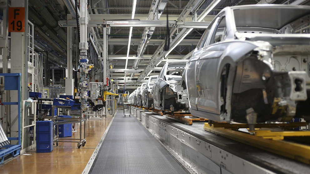 Imagen de la cadena de montaje de Volkswagen Navarra duante la producción del modelo Polo Foto VW NAVARRA