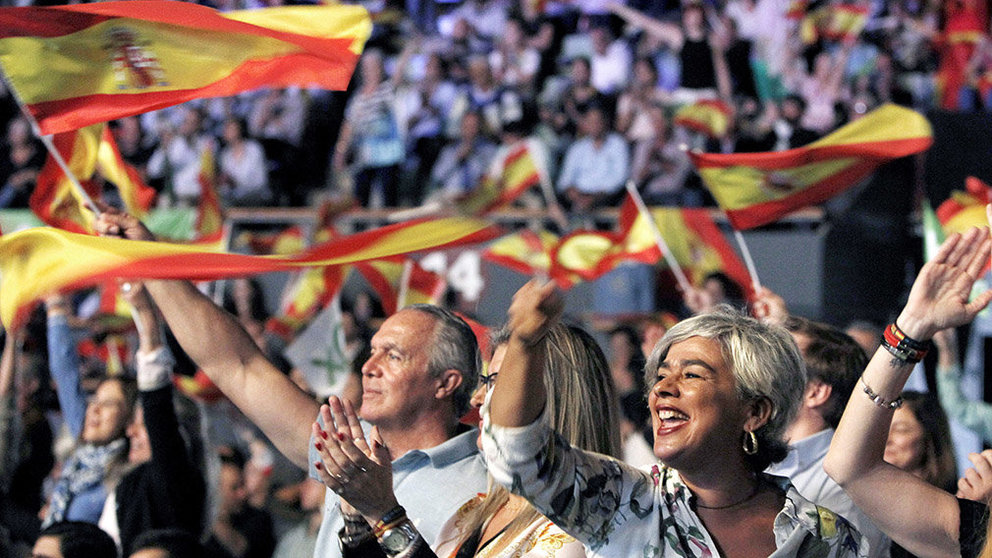 GRAF1640. MADRID, 07/10/2018.- Acto convocado por Vox hoy en el Palacio de Vistalegre de Madrid, con el objetivo de llenar el recinto de banderas de España y exigir la convocatoria de elecciones anticipadas. EFE/ Paolo Aguilar