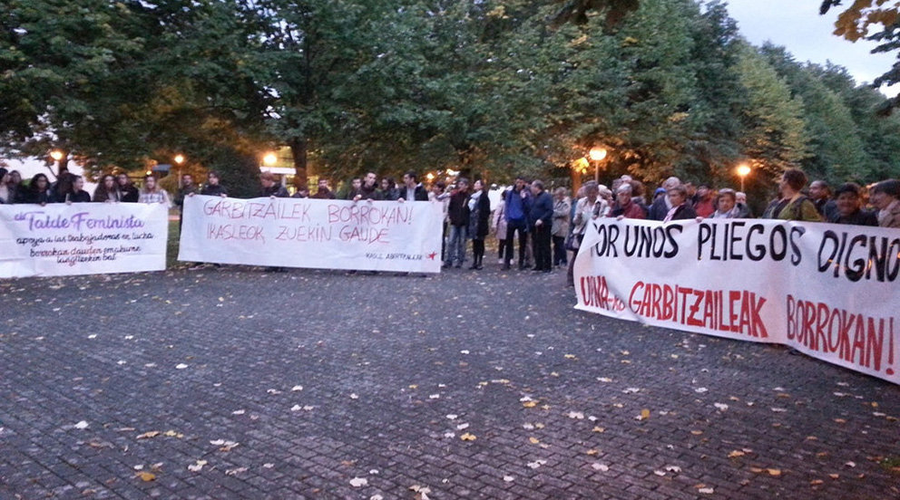 Imagen de la protesta realizada por el colectivo de limpieza en la UPNA EUROPA PRESS