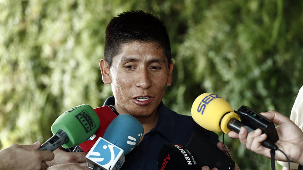 El ciclista colombiano del Movistar Team, Nairo Quintana atiende a los medios de comunicación hoy viernes jornada en la que concluye la reunión técnica y logística del equipo previa a la temporada 2019. EFE/Jesús Diges