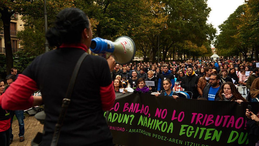 Manifestación convocada por un grupo de madres navarras para reclamar la devolución del IRPF correspondiente a los permisos de maternidad disfrutados desde 2014, que el Tribunal Supremo consi (8)