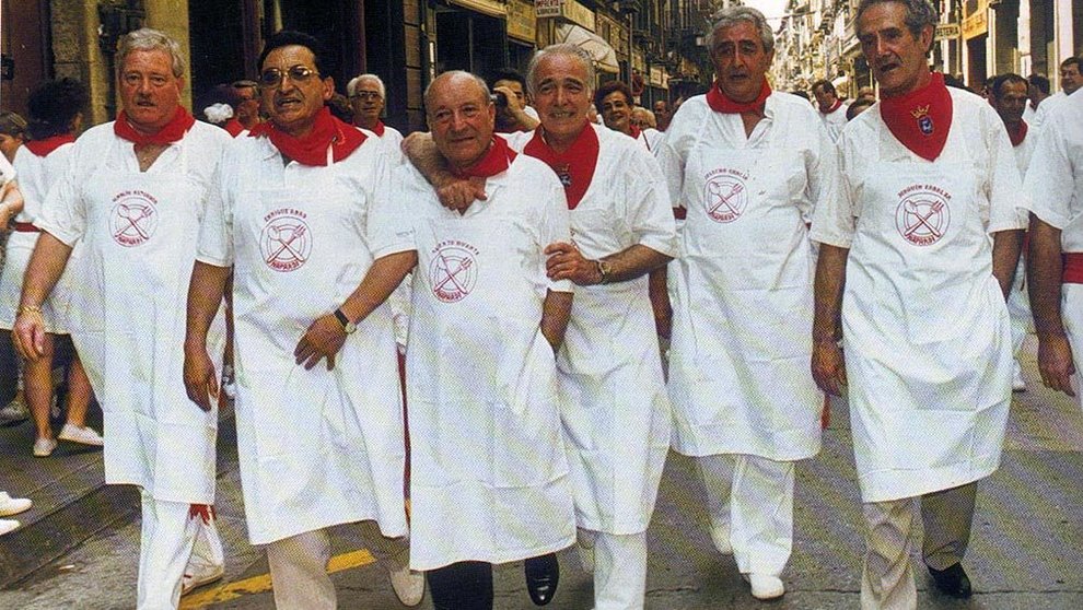 Los Iruña'ko, con Josetxo García (segundo por la izquierda) recibieron el Gallico de Oro de napardi en 1994..