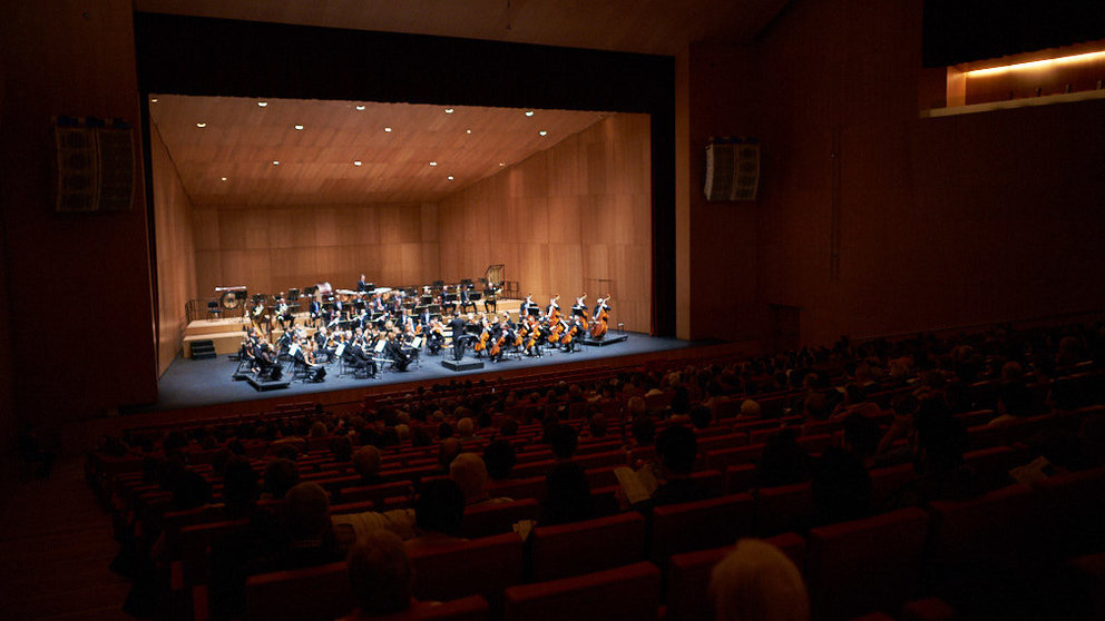 La Orquesta Sinfónica de Navarra en concierto en Baluarte. MIGUEL OSÉS 4