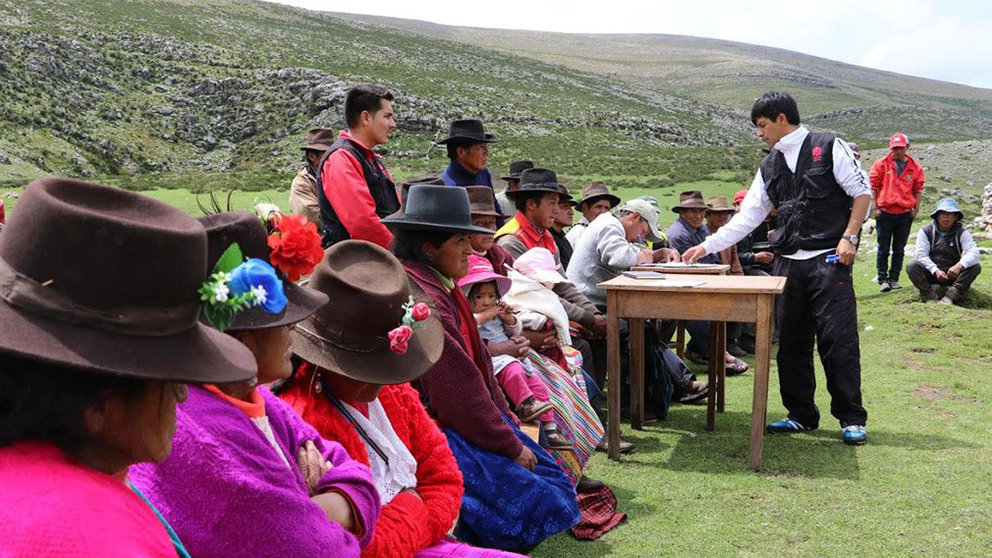 Imagen de las familias peruanas de Pumacancha CEDIDA