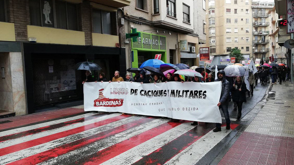 Cabecera de la manifestación de Tudela en contra del Polígono de tiro de las Bardenas TWITTER
