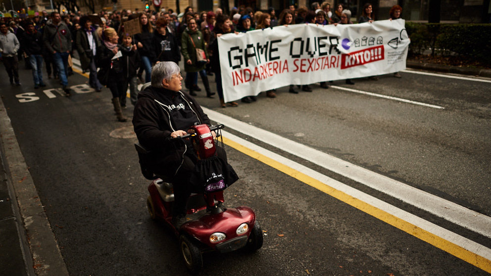 Manifestación con motivo del Día Mundial contra la Violencia hacia la Mujer, bajo el lema 'Game over indarkeria sexistari. Kitto'. MIGUEL OSÉS 5