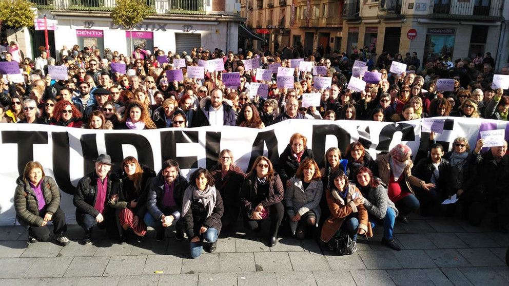 Concentración en Tudela contra la violencia sexista, con la presencia de Rozalén TWITTER (IGUALDAD TUDELA)