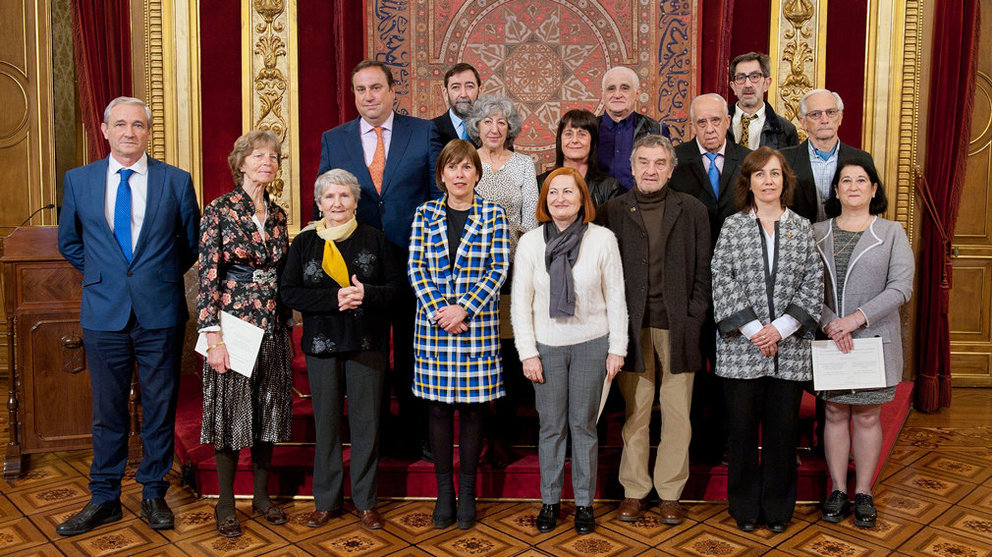 Miembros del Gobierno de Navarra con algunos de los donantes. GOBIERNO DE NAVARRA