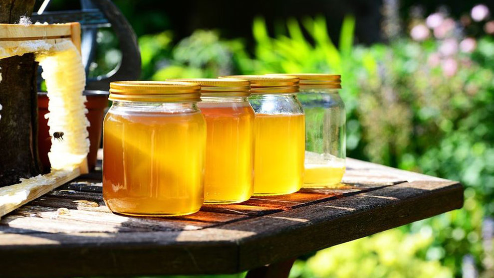 Imagen de archivo de varios tarros de miel ARCHIVO