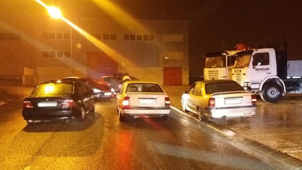 Los tres vehículos denunciados en el polígono de Areta por realizar carreras ilegales POLICÍA FORAL