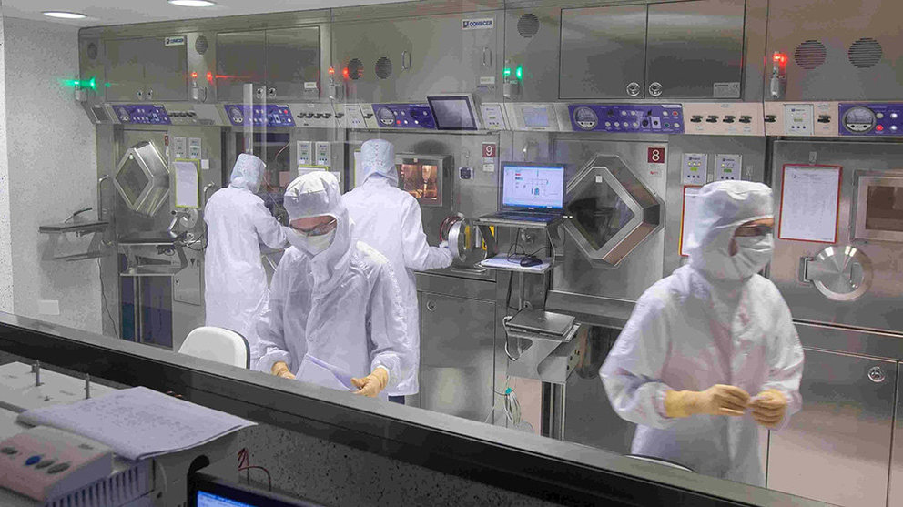 Imagen de los trabajadores en el Laboratorio PET de Medicina Nuclear de la Clínica Universidad de Navarra CUN