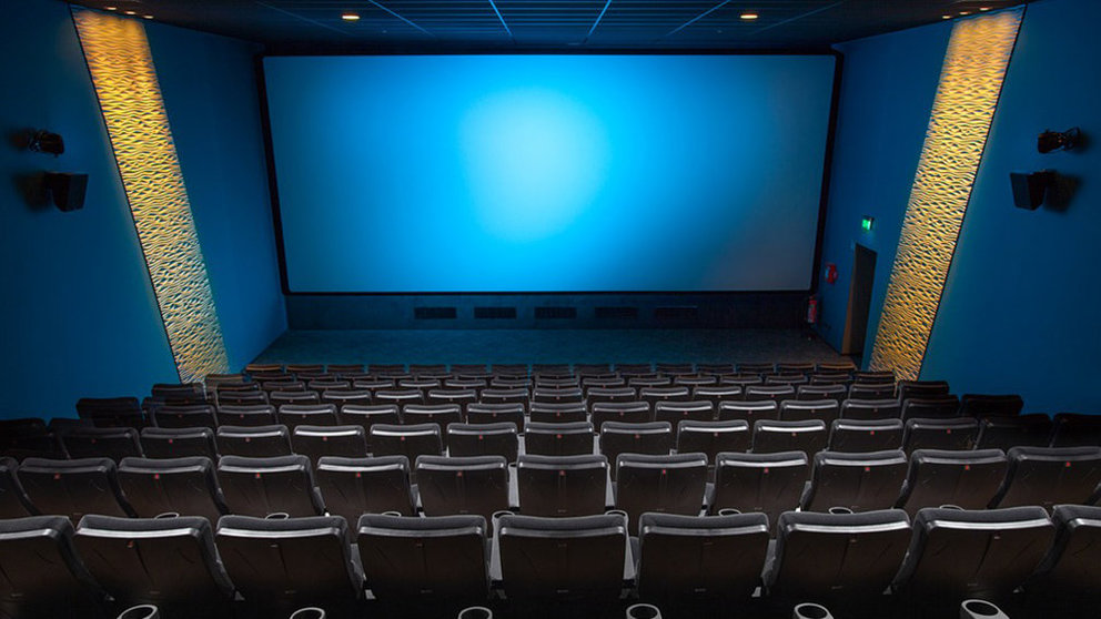 Imagen de una sala de cine con un amplio patio de butacas ARCHIVO