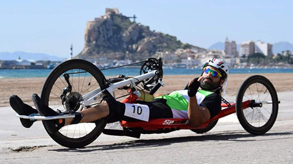 El ciclista adaptado Sergio Pozos. Foto web Navarra.es