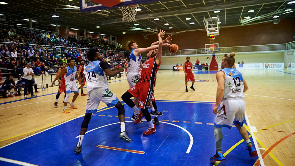 El Basket navarra se enfrenta al Baloncesto Zamora en el pabellón Arrosadía 16