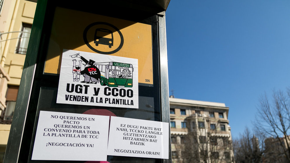 Huelga de los trabajadores del servicio de villavesas de transporte comarcal de Pamplona (02). IÑIGO ALZUGARAY