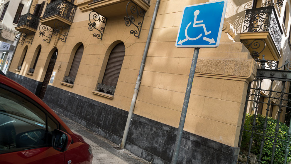 Aparcamiento para personas con discapacidad en Pamplona (11). IÑIGO ALZUGARAY