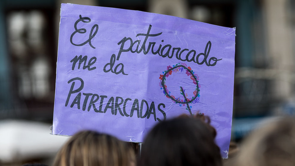 Concentración de colectivos feministas en la Plaza del Castillo de Pamplona con motivo del Día Internacional de la Mujer (15). IÑIGO A. VALENCIA