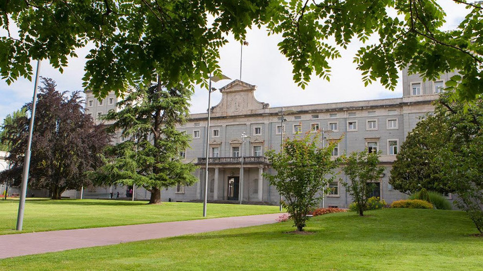 Edificio Central del campus de Pamplona de la Universidad de Navarra. CEDIDA