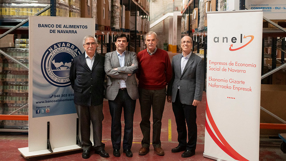 Firma del convenio de colaboración entre ANEL y el Banco de Alimentos de Navarra Foto ANEL