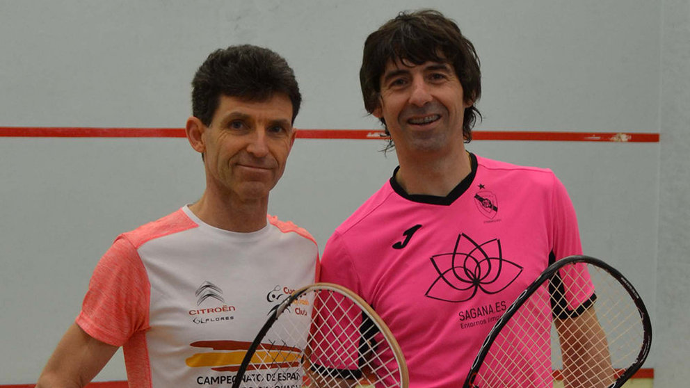 El ganador Lian Kane y el finalista Toño Romero en el Campeonato del Circuito Navarro de Squash 57 Foto RFES