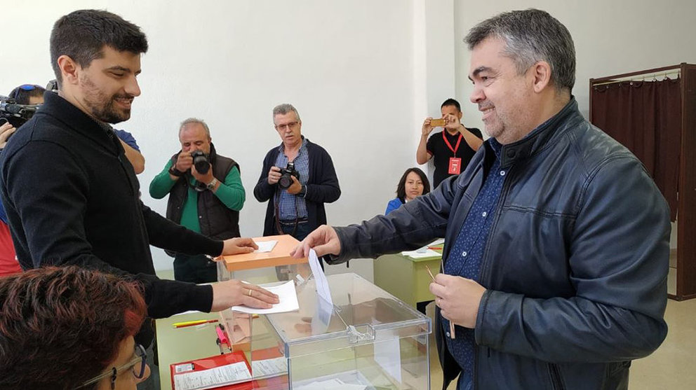 Votación en Milagro de Santos Cerdán, candidato del PSN (TWITTER)