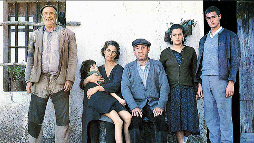 Imagen promocional de la película Los Santos Inocentes.